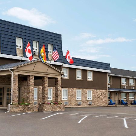 Days Inn By Wyndham Фредеріктон Екстер'єр фото