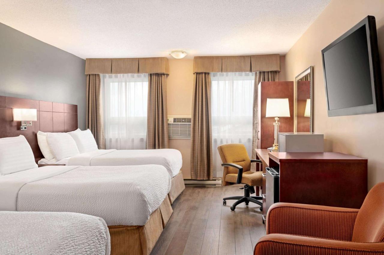 Days Inn By Wyndham Фредеріктон Екстер'єр фото