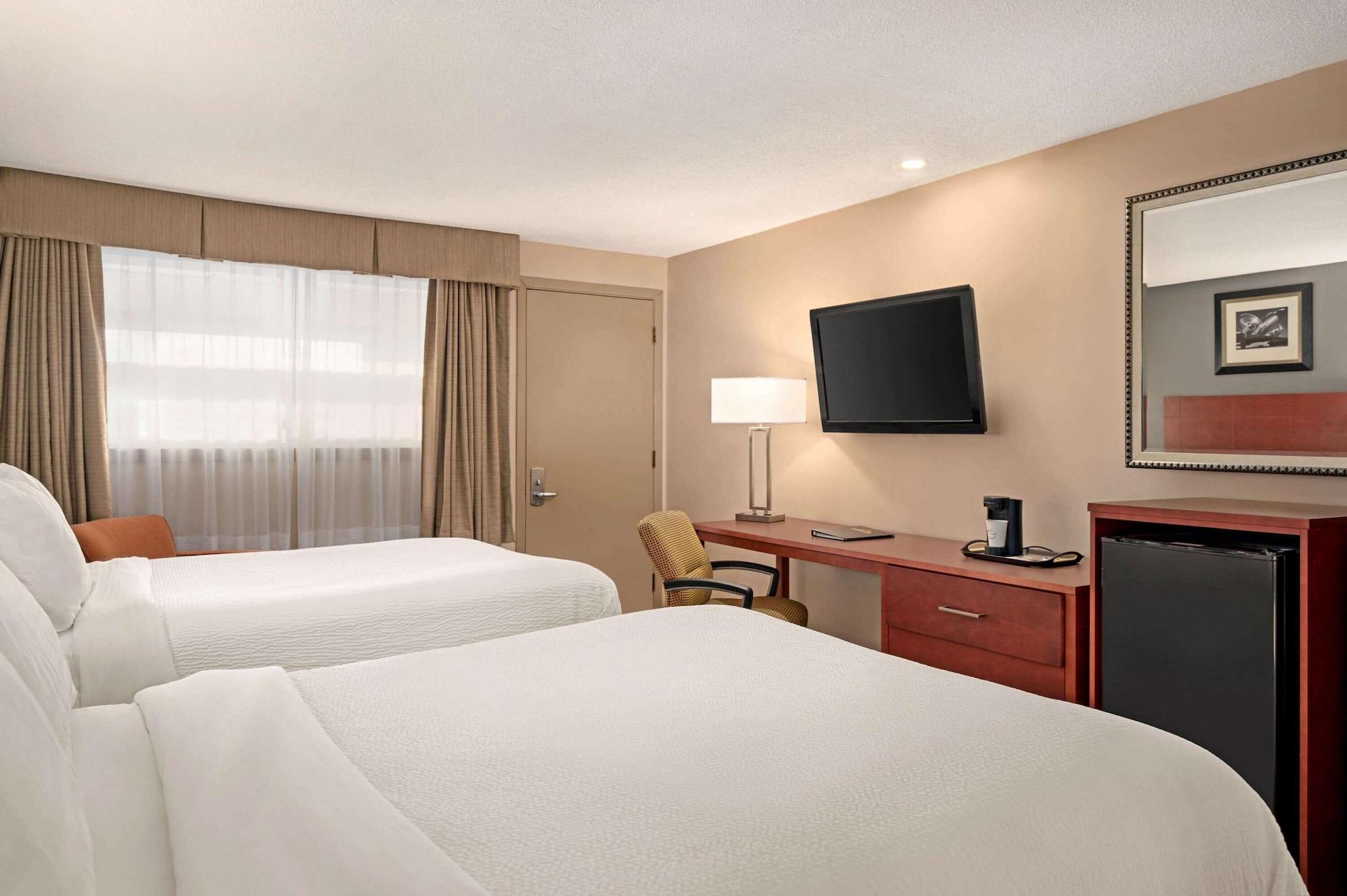Days Inn By Wyndham Фредеріктон Екстер'єр фото